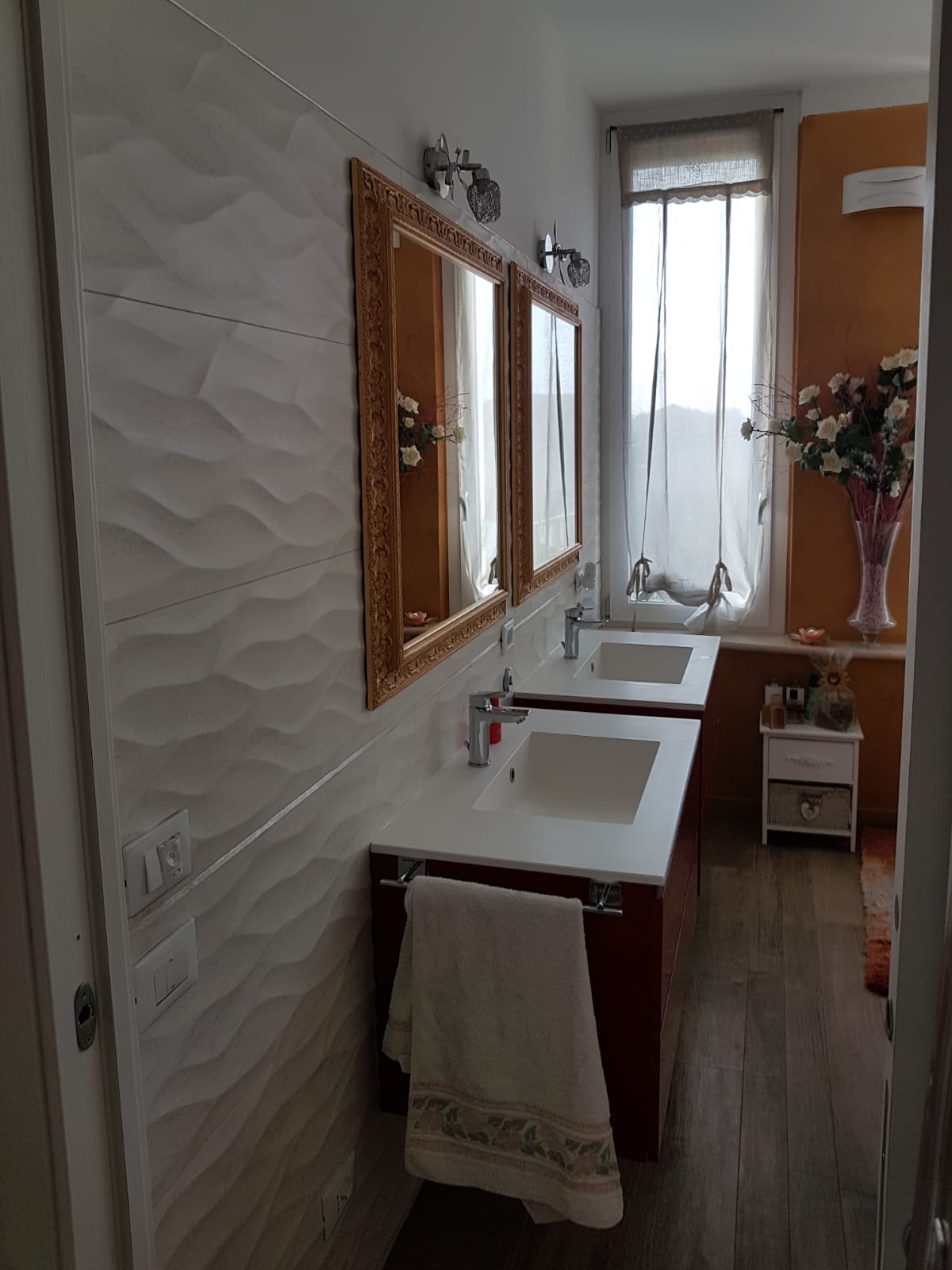 ff0cc803-0431-4b4d-b62d-342eded94eb8